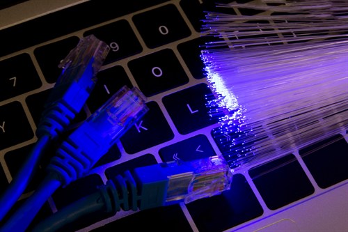 Od czego zależy prędkość internetu?